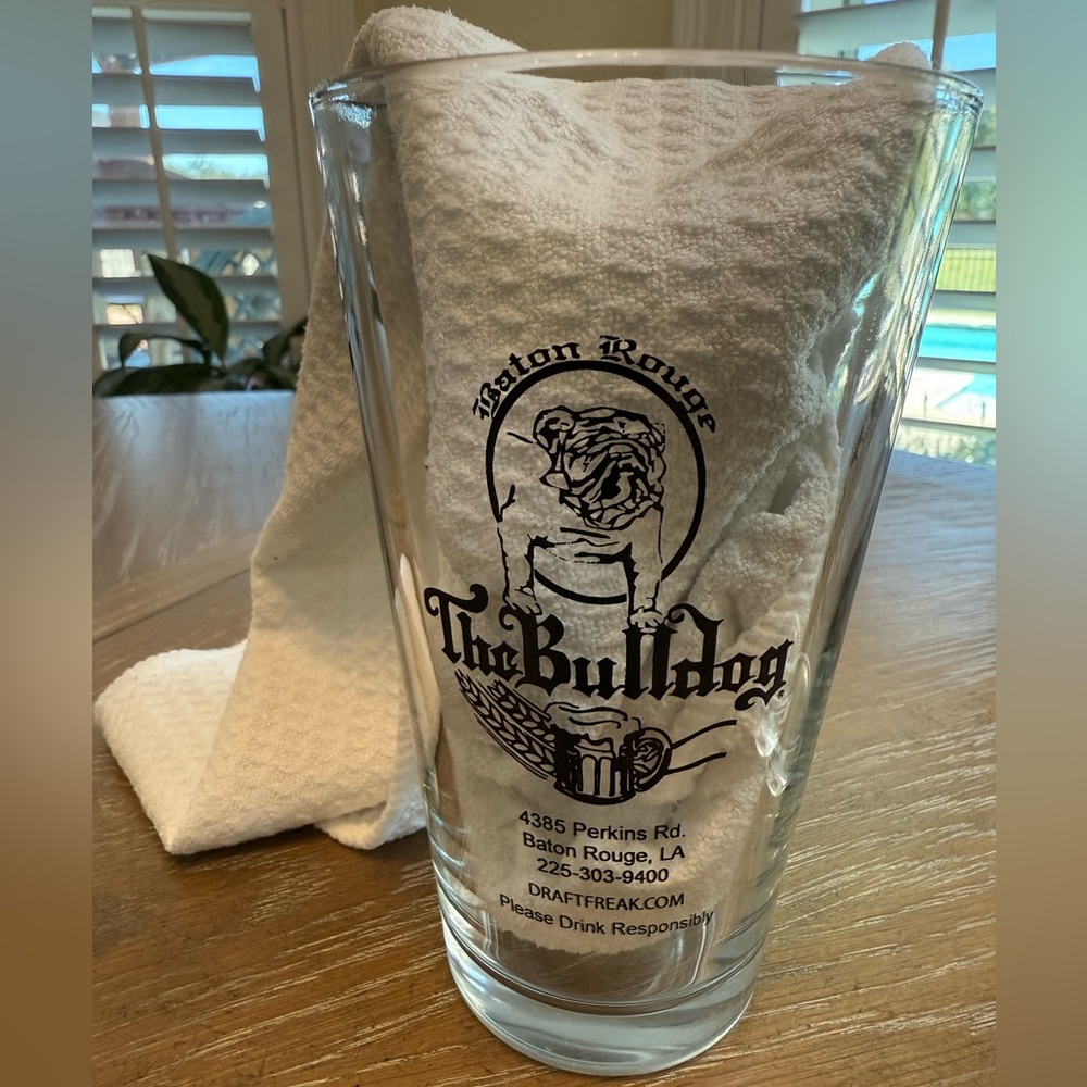 The Bulldog Tavern beer Glasses set of 2 thug life